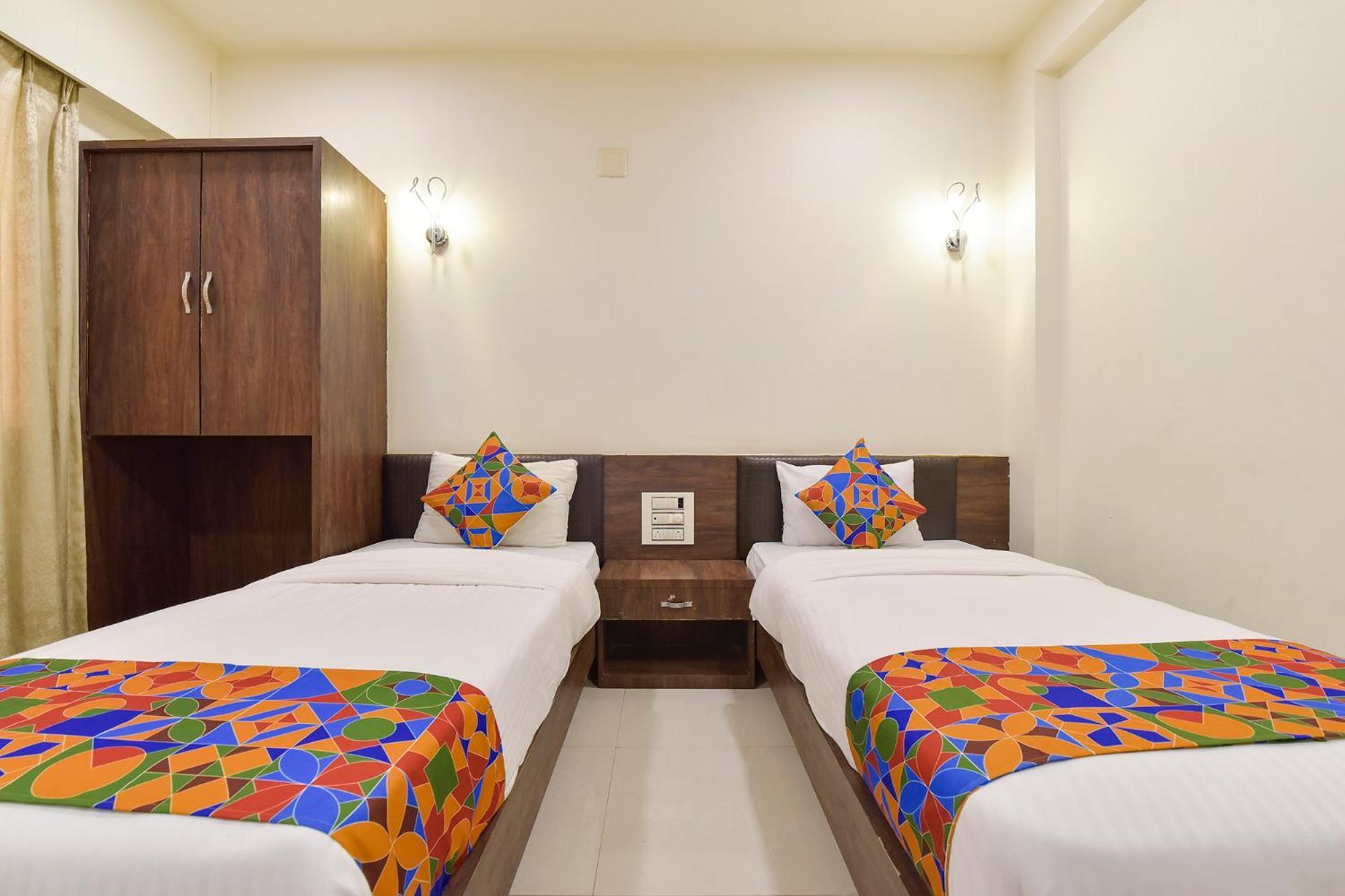 אחמדאבאד Fabhotel A1 Plaza מראה חיצוני תמונה