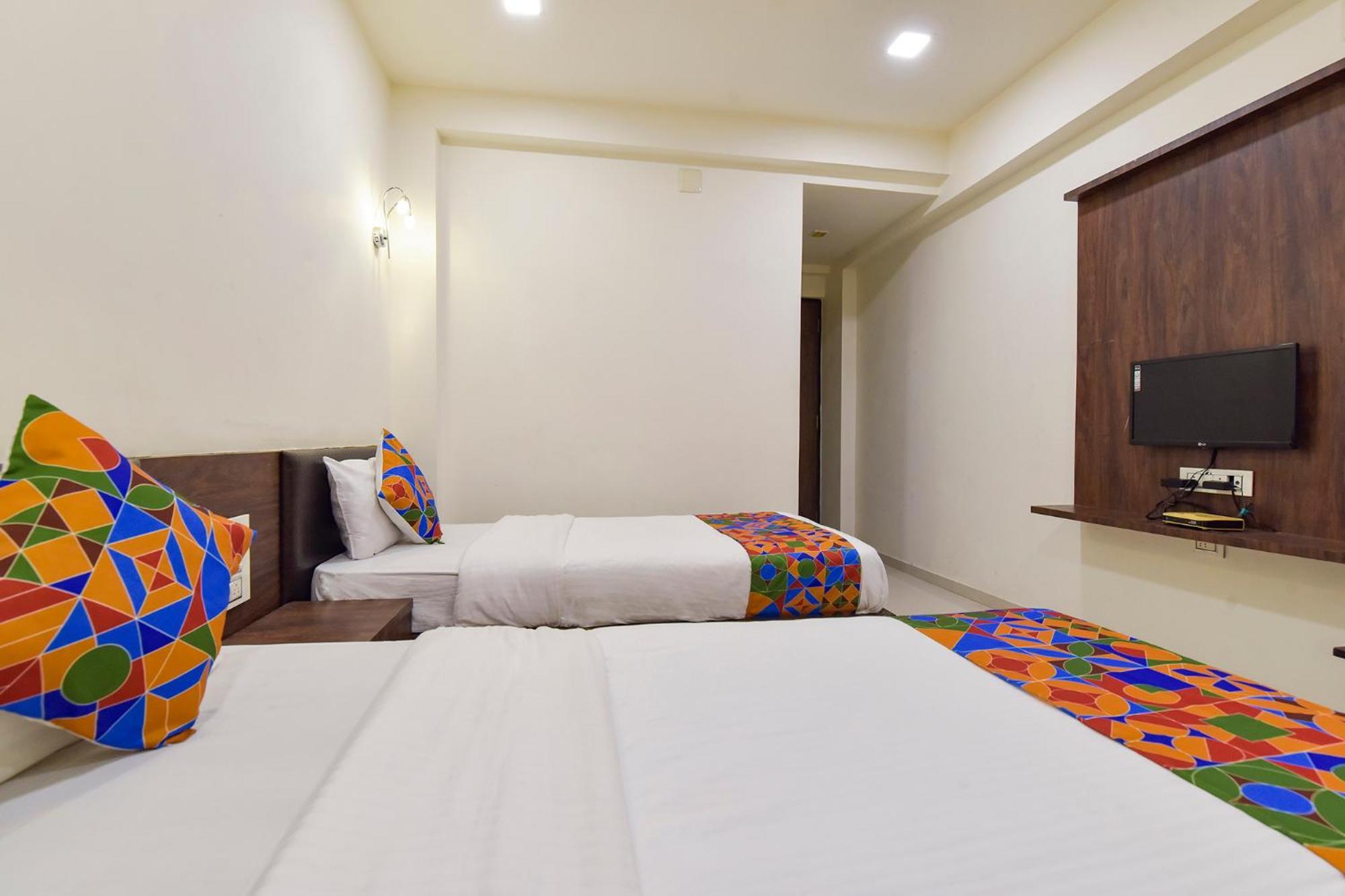 אחמדאבאד Fabhotel A1 Plaza מראה חיצוני תמונה