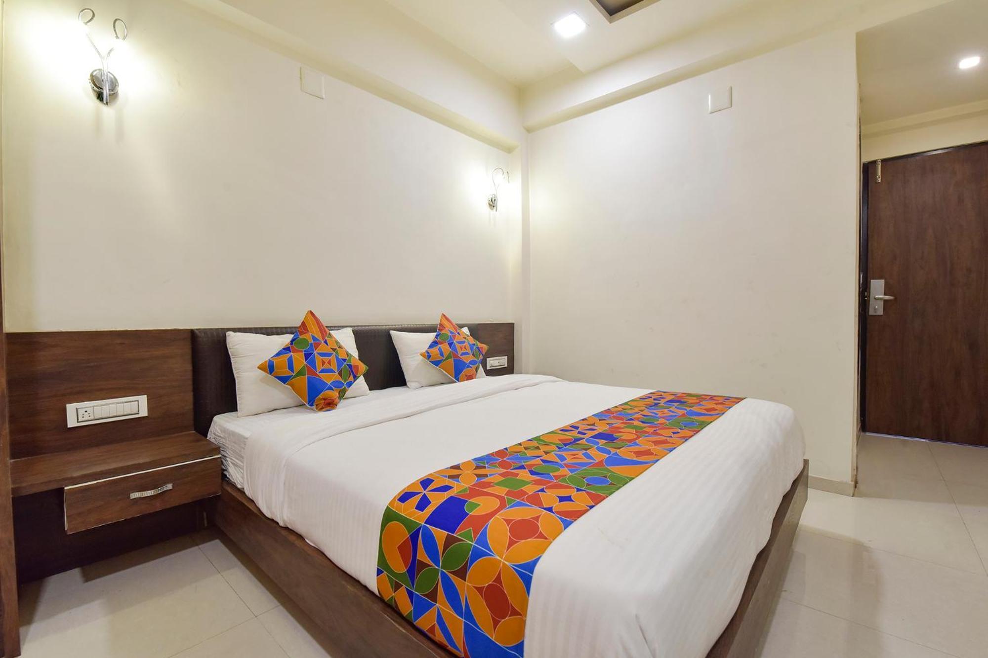 אחמדאבאד Fabhotel A1 Plaza מראה חיצוני תמונה