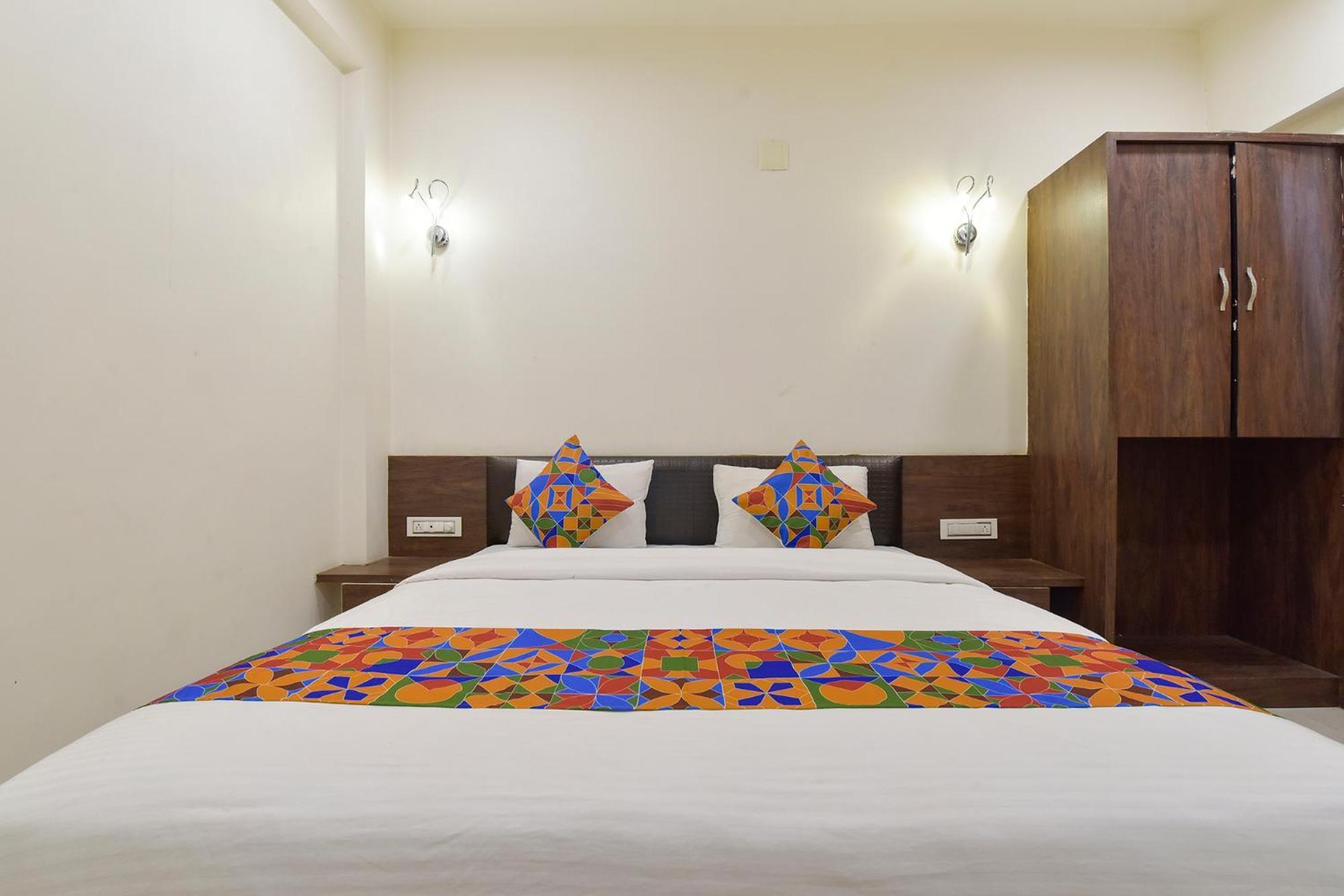 אחמדאבאד Fabhotel A1 Plaza מראה חיצוני תמונה
