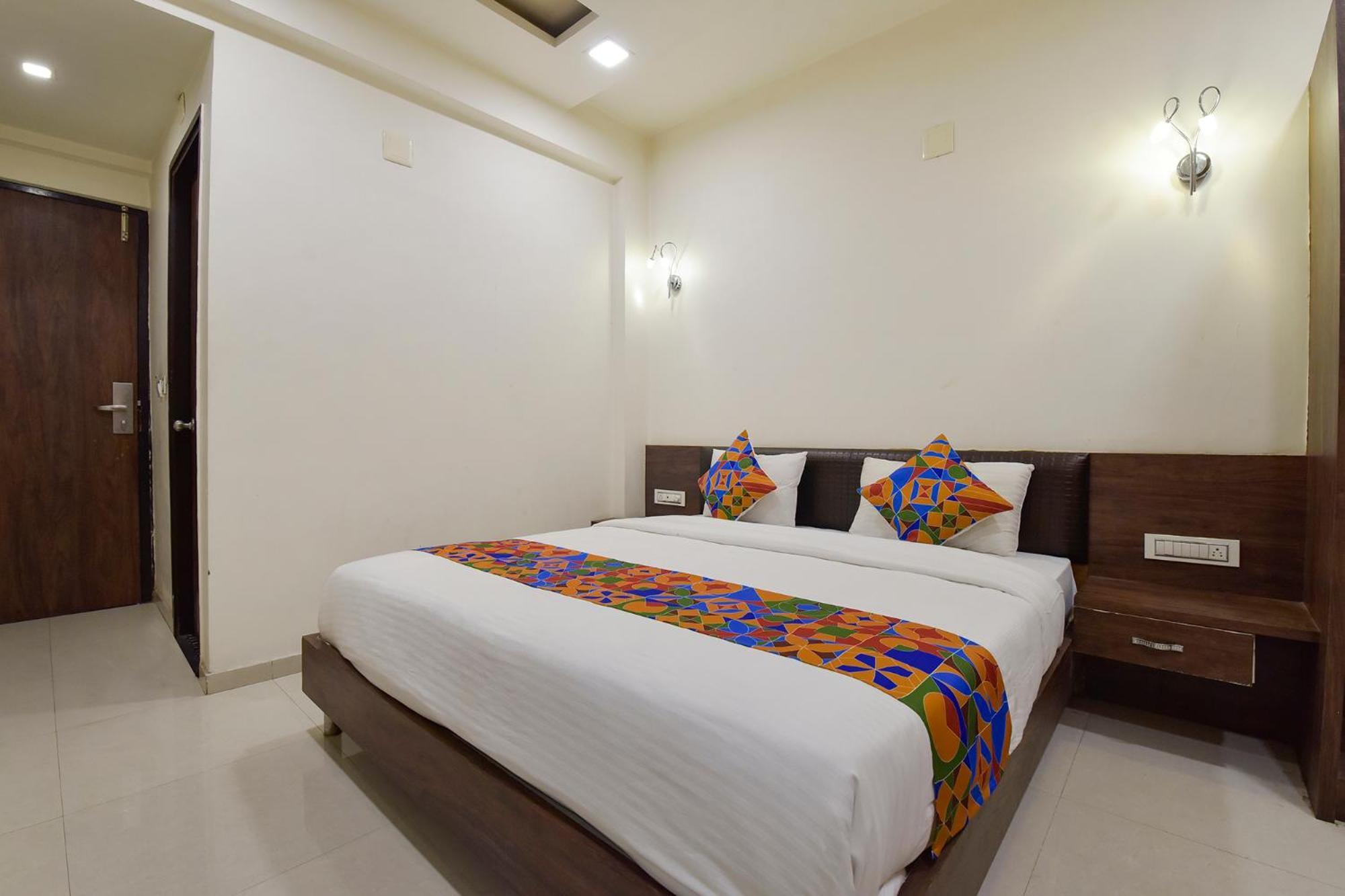 אחמדאבאד Fabhotel A1 Plaza מראה חיצוני תמונה