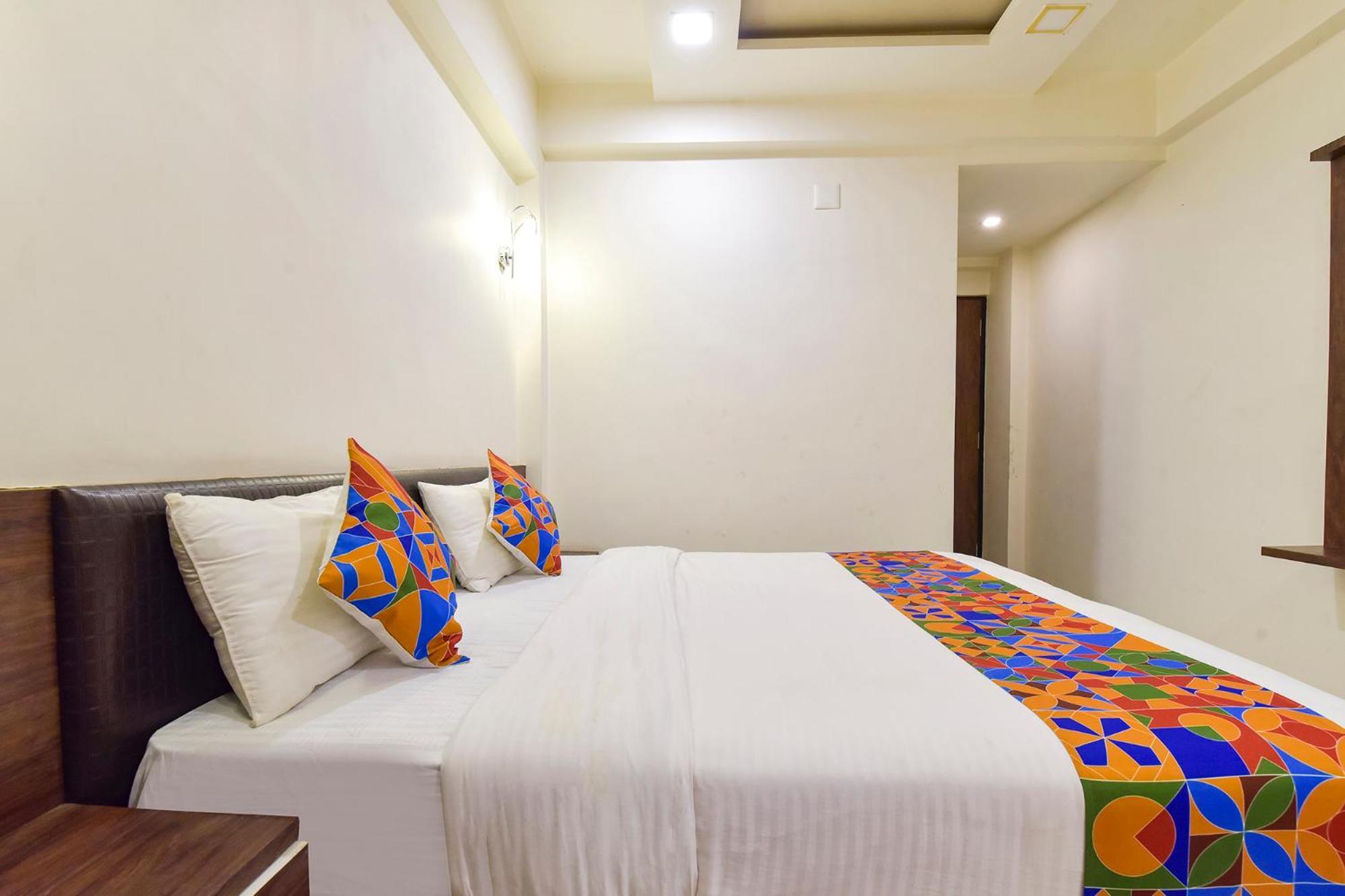 אחמדאבאד Fabhotel A1 Plaza מראה חיצוני תמונה